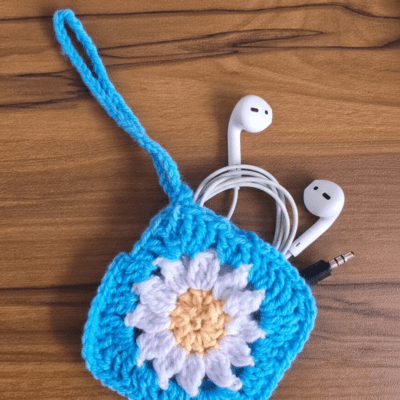 Crochet Earphone Pouch with Drawstring – Floral Blue Yarn Case