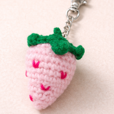 Crochet Strawberry Charm – Yarn Fruit Bag Charm & DIY Keychain Accessory1