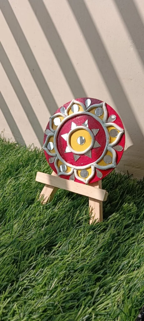Lippan Art Small Circular Showpiece with Wooden Stand